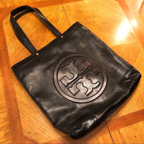 Tory Burch Handbags - Large Tory Burch leather tote